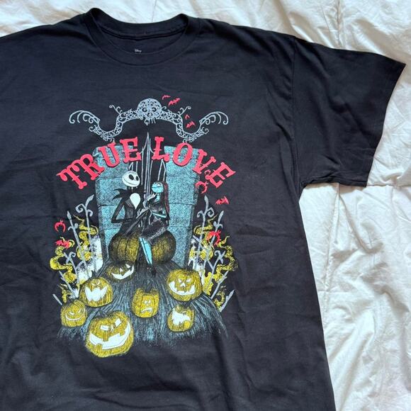 Nightmare before christmas black graphic tee sz L true love romantic gothic - Picture 3 of 8